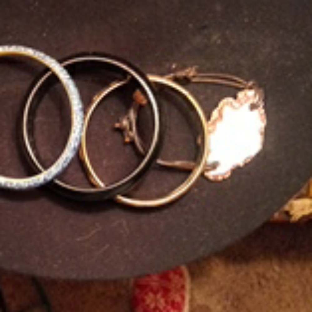 Bundle of 4 bracelets